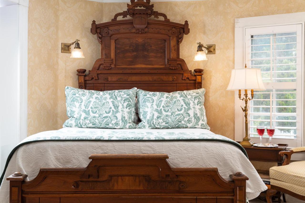 White Doe Inn Bed & Breakfast Manteo Buitenkant foto