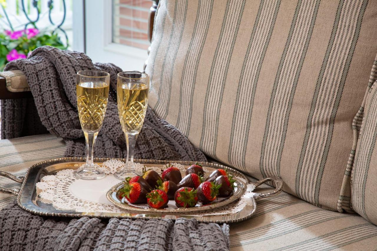 White Doe Inn Bed & Breakfast Manteo Buitenkant foto