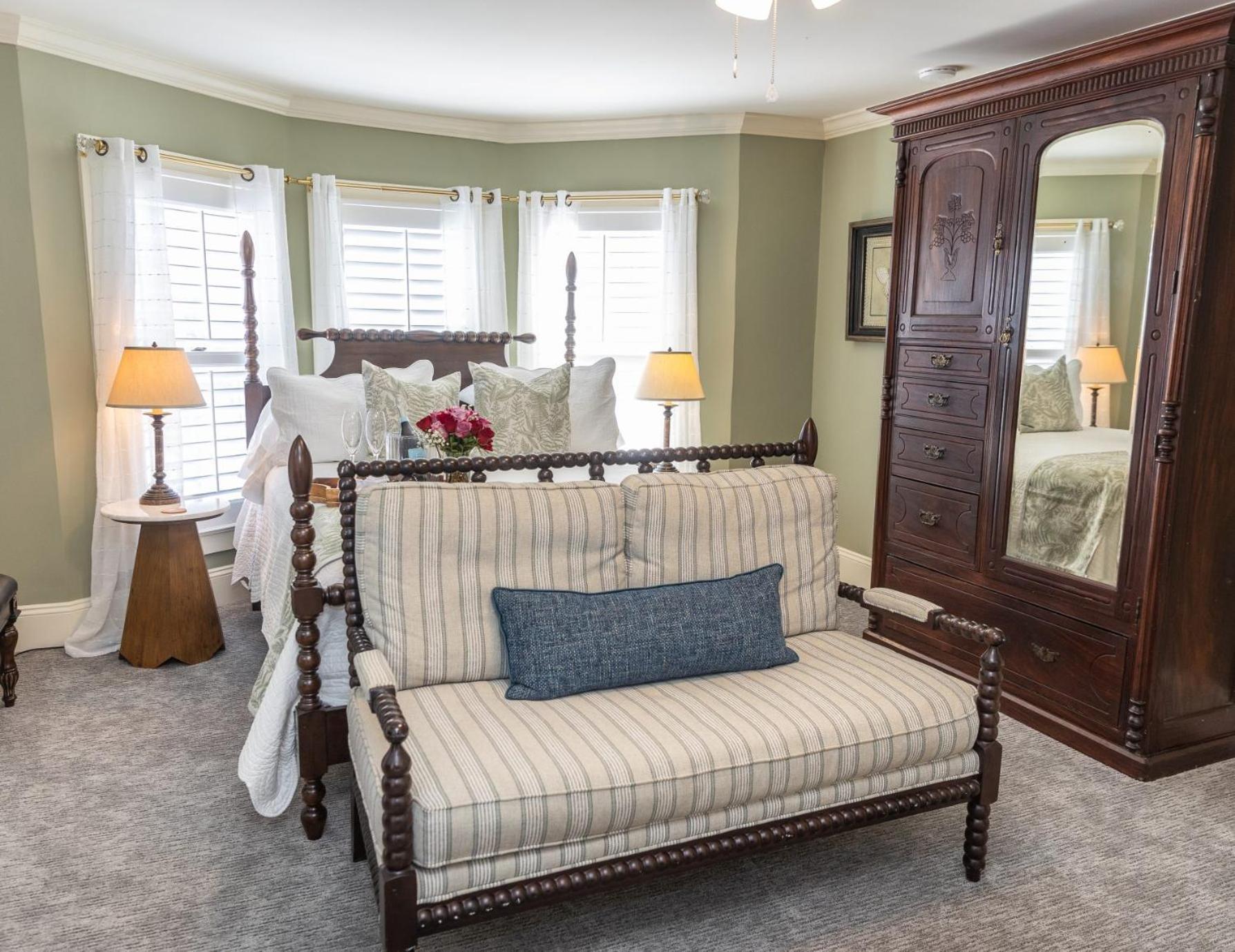 White Doe Inn Bed & Breakfast Manteo Buitenkant foto