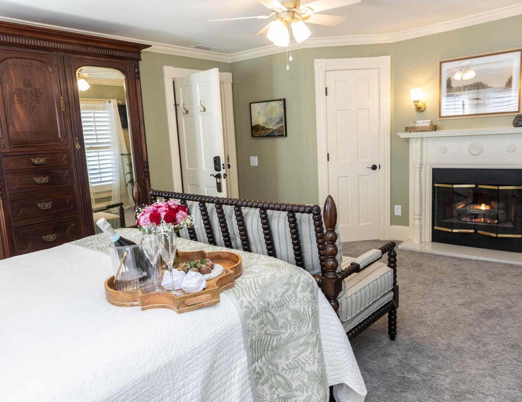 White Doe Inn Bed & Breakfast Manteo Buitenkant foto