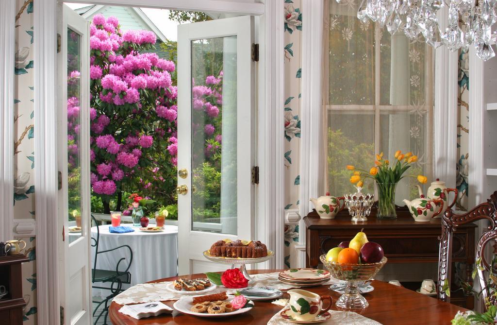 White Doe Inn Bed & Breakfast Manteo Buitenkant foto