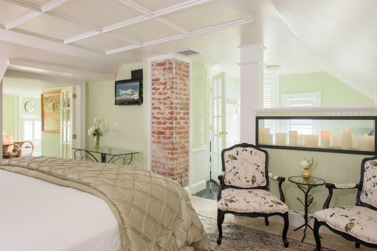 White Doe Inn Bed & Breakfast Manteo Buitenkant foto