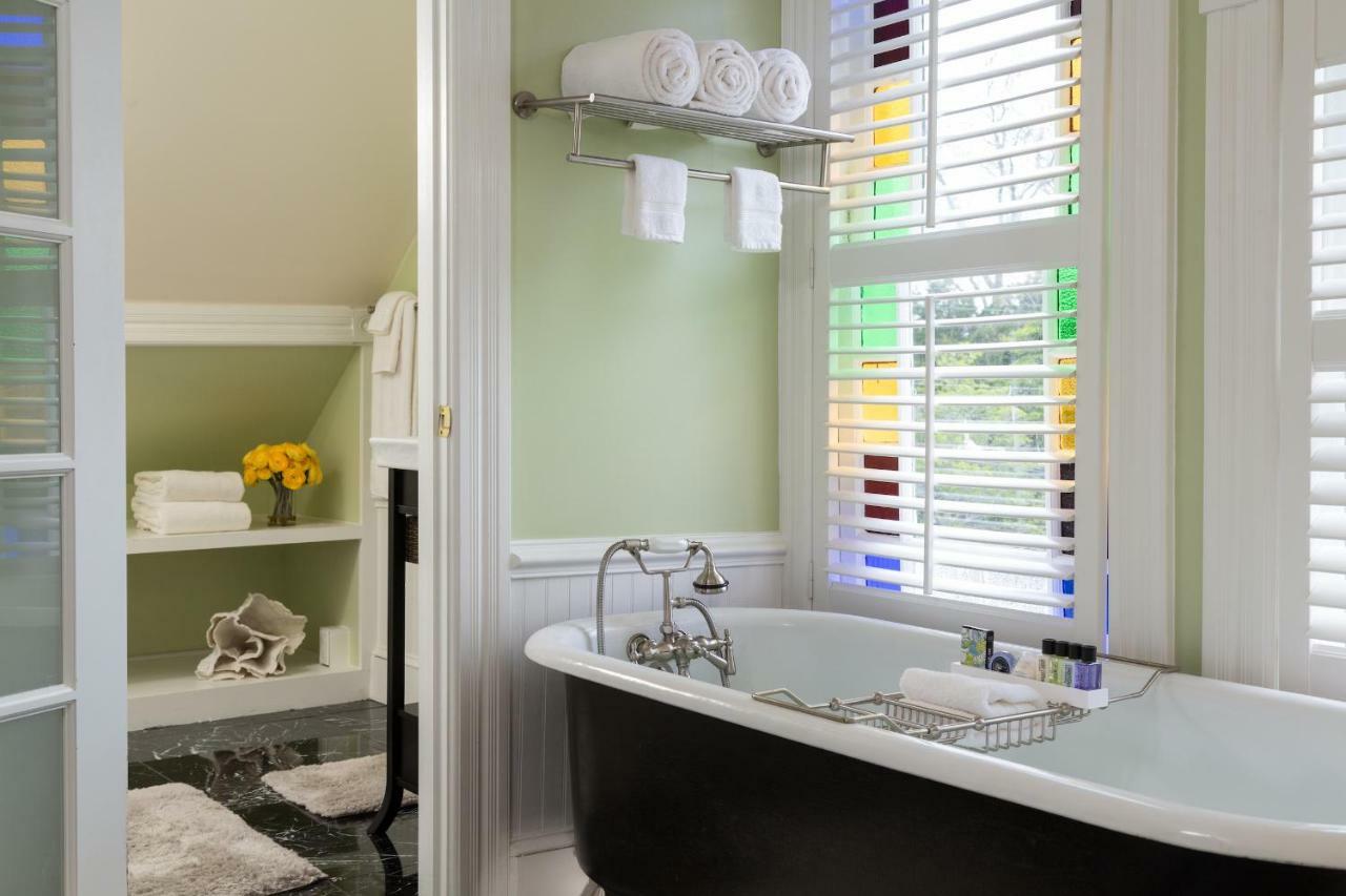 White Doe Inn Bed & Breakfast Manteo Buitenkant foto