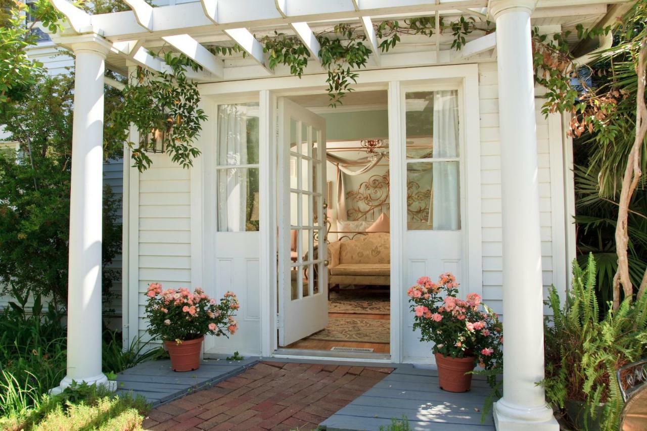 White Doe Inn Bed & Breakfast Manteo Buitenkant foto